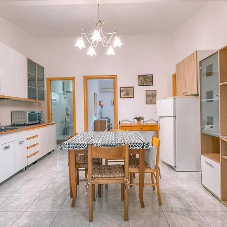 Sa Pramma Lejlighed *